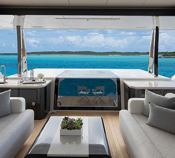 Yacht ZIGGY, Ocean Alexander 35R CHARTERWORLD Luxury Superyacht Charters